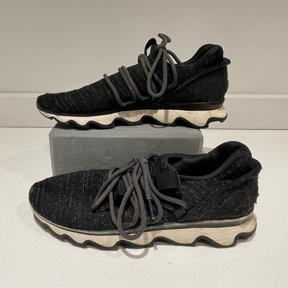 $120 Sorel kinetic tie black women’s comfort style sneakers tennis shoes size 10 - Picture 5 of 8